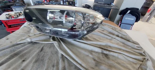 Ótica esquerda Bmw F20