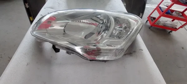 Ótica esquerda citroen berlingo b9