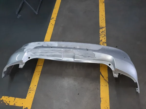 Parachoques trás renault clio 3 - Image 3